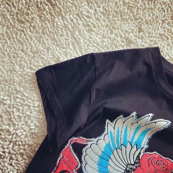 Guns N roses wings Band Graphic tee - Picture 3 of 5